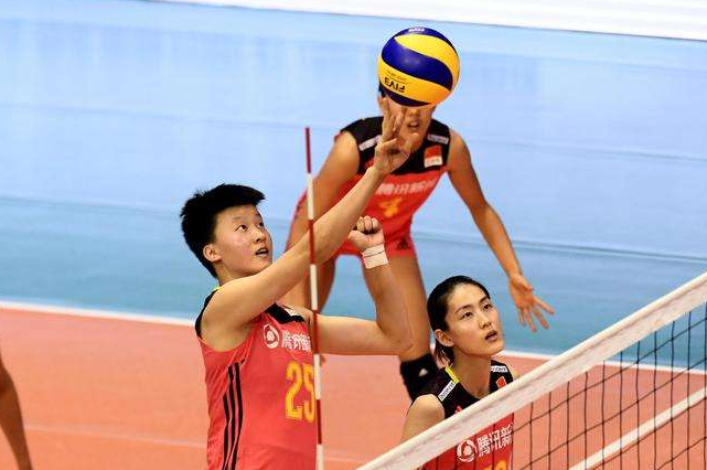 那不勒斯替补奇兵制胜,一比零小胜维罗纳延续领跑态势    那不勒斯替补奇兵制胜,一比零小胜维罗纳延续领跑态势